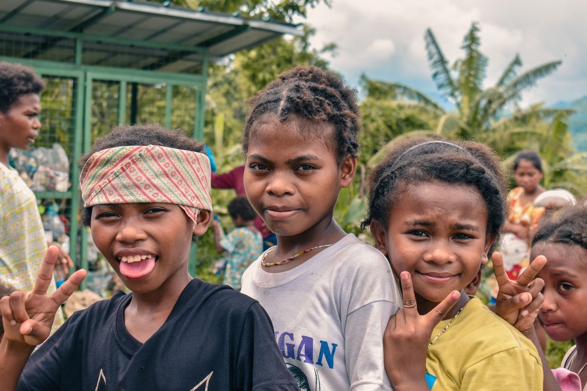 Context photograph: children in a Pacific island community